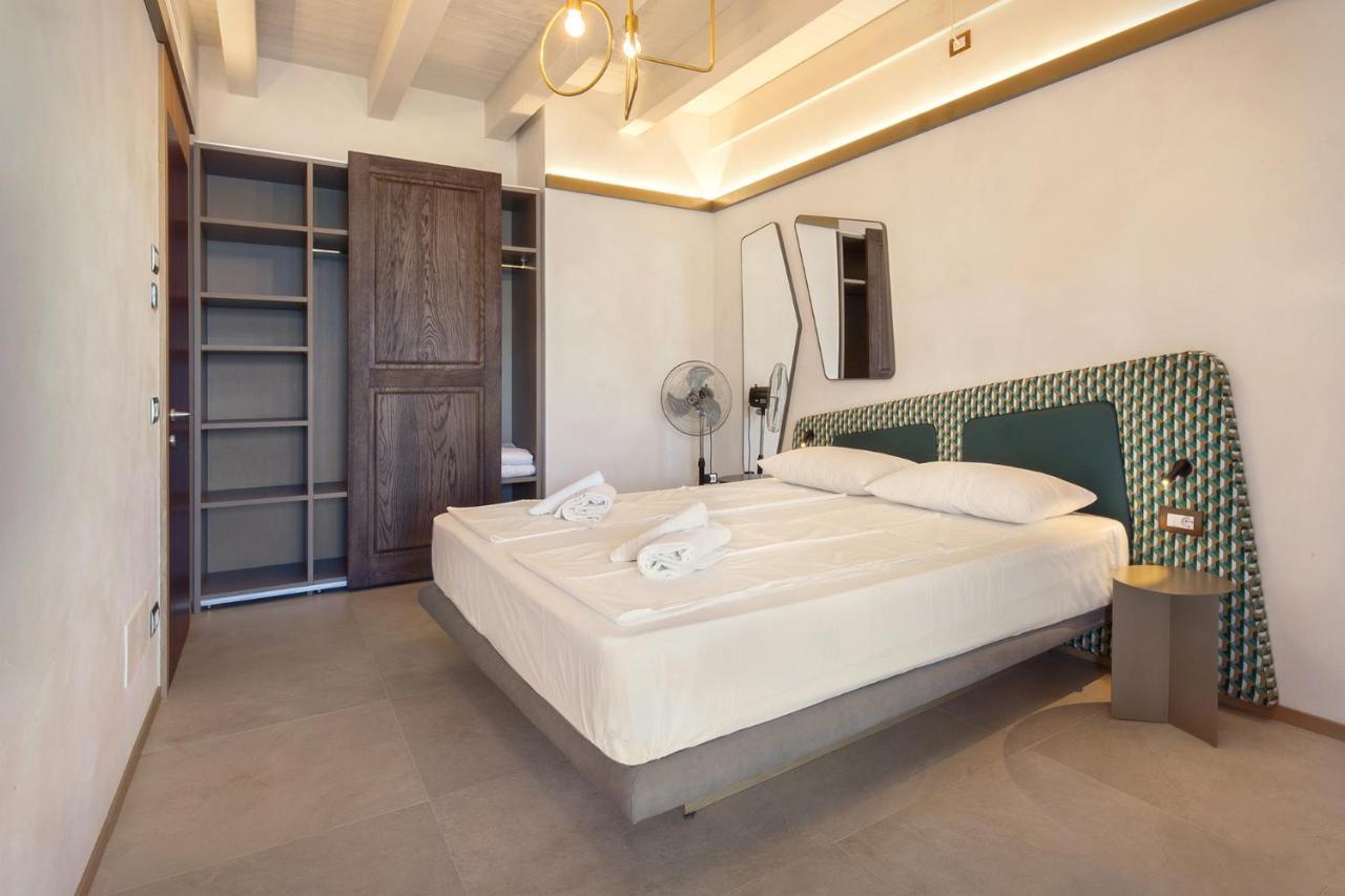 Villa Divina - Apt Icona Con Piscina E Vista Lago كاستيليتو دو برينزون المظهر الخارجي الصورة