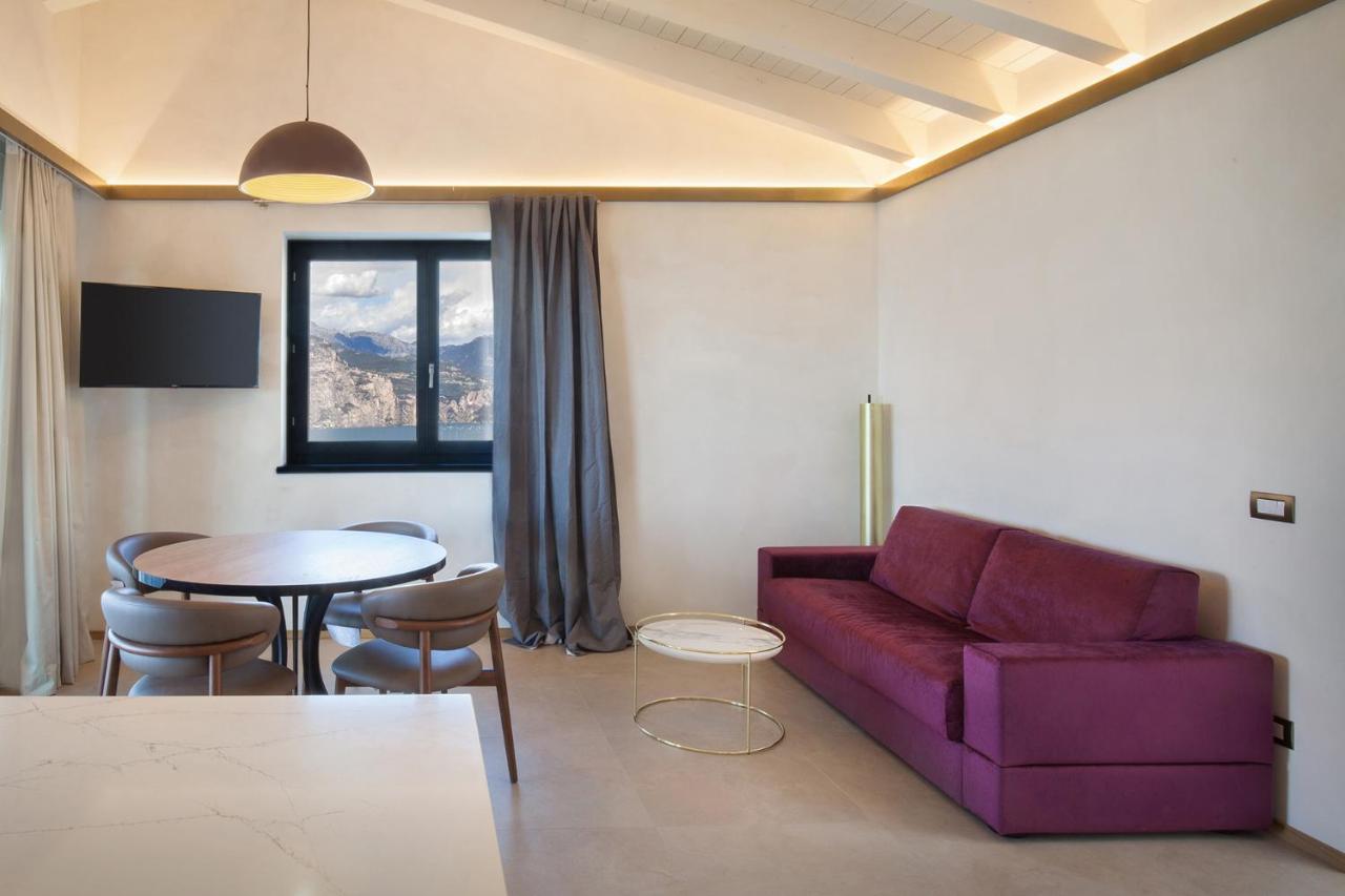 Villa Divina - Apt Icona Con Piscina E Vista Lago كاستيليتو دو برينزون المظهر الخارجي الصورة